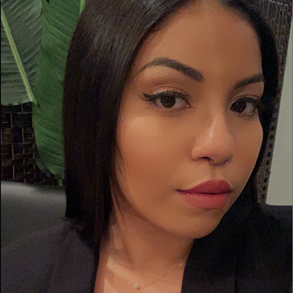 Meet your Posher, Mouna